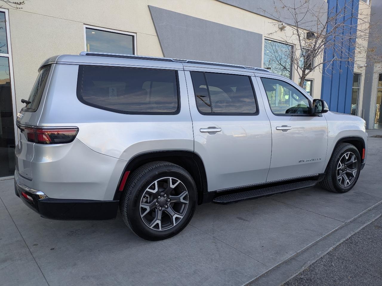 Jeep Wagoneer Series III 4WD 2023