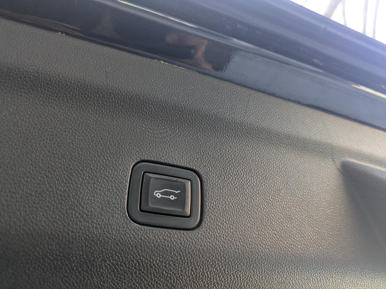 Chevrolet Tahoe High Country 4WD 2021