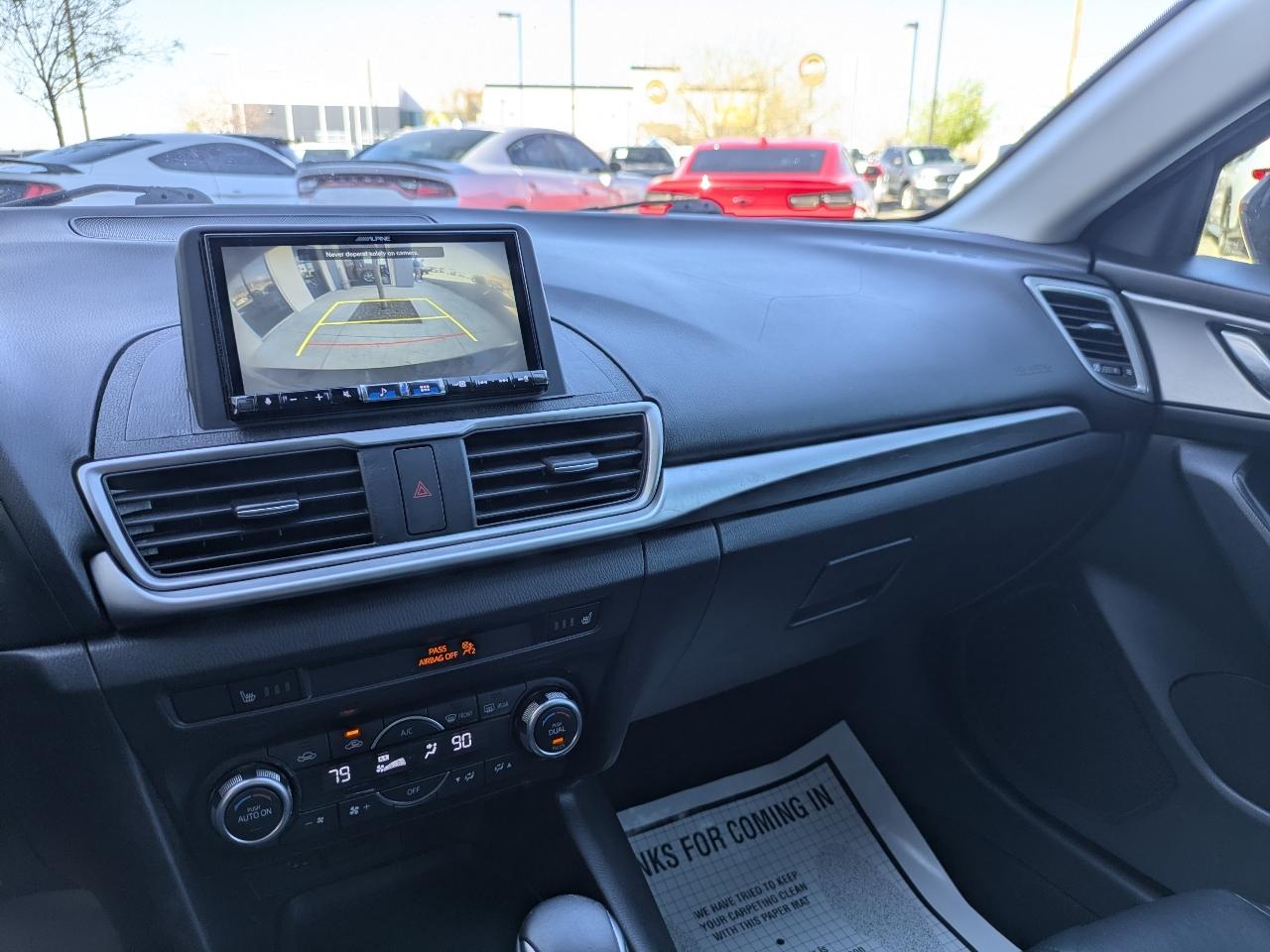 Mazda MAZDA3 i Touring AT 4-Door 2017