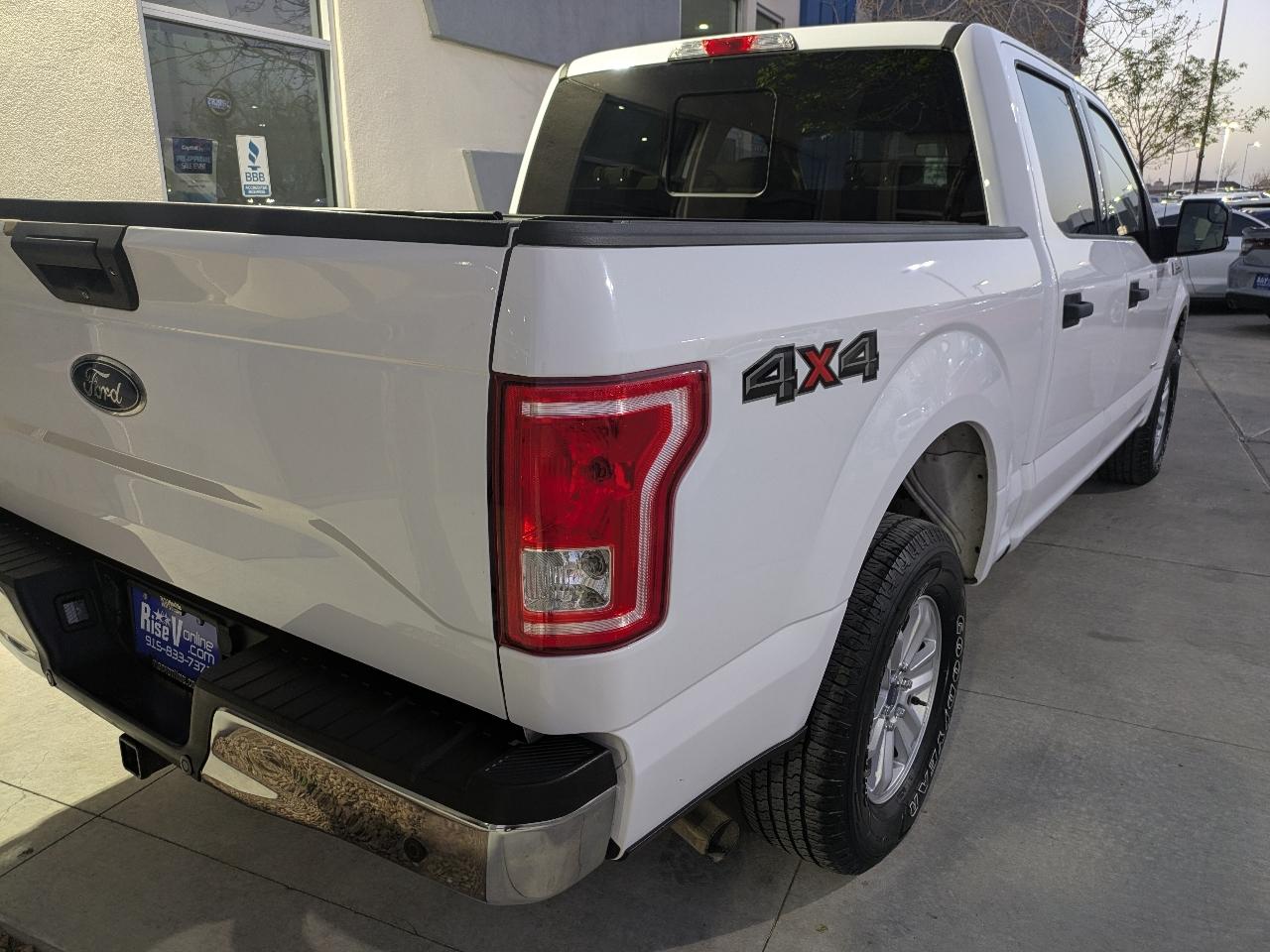 Ford F-150 XLT SuperCrew Short Bed 4WD 2017