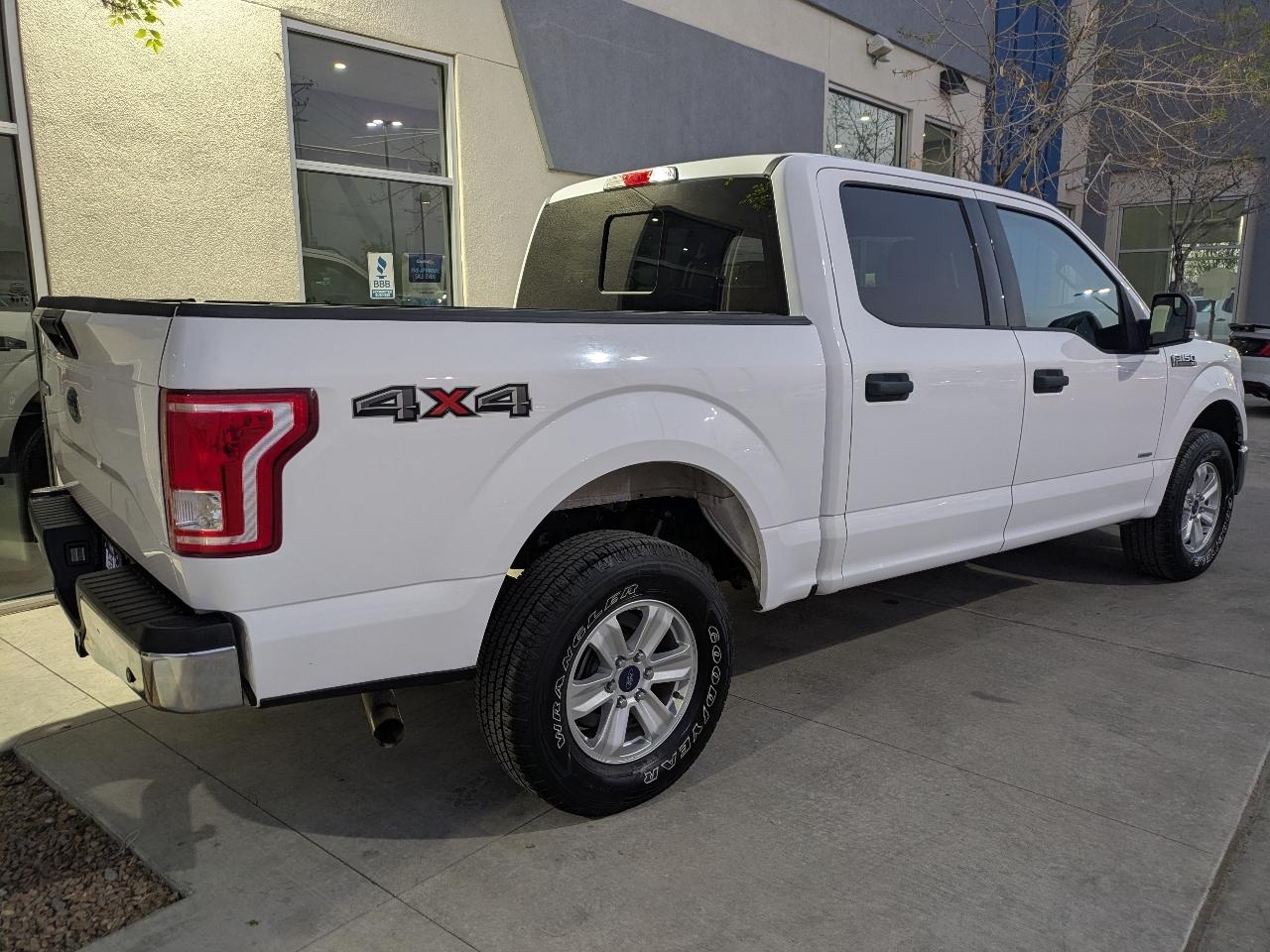 Ford F-150 XLT SuperCrew Short Bed 4WD 2017