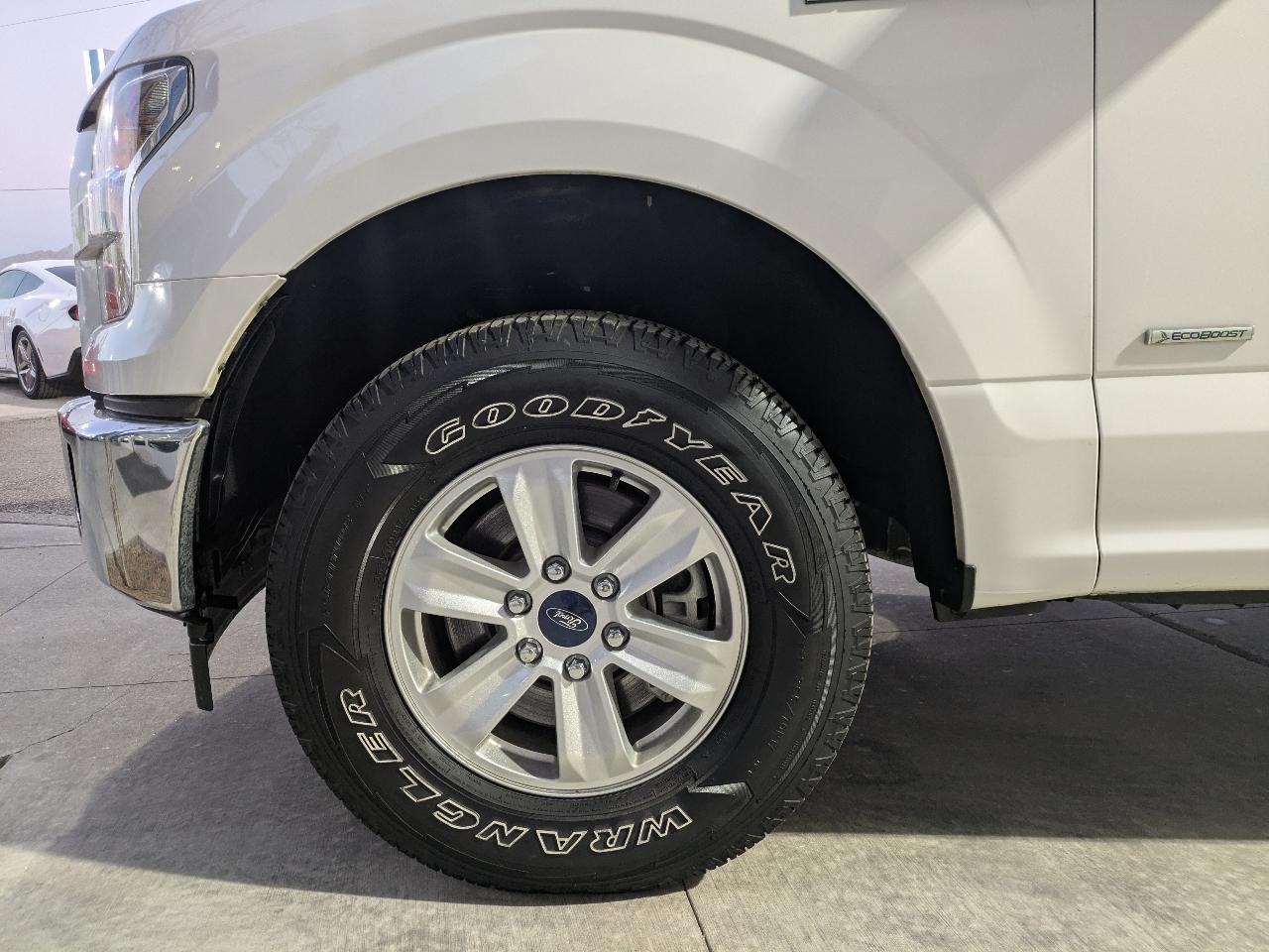 Ford F-150 XLT SuperCrew Short Bed 4WD 2017