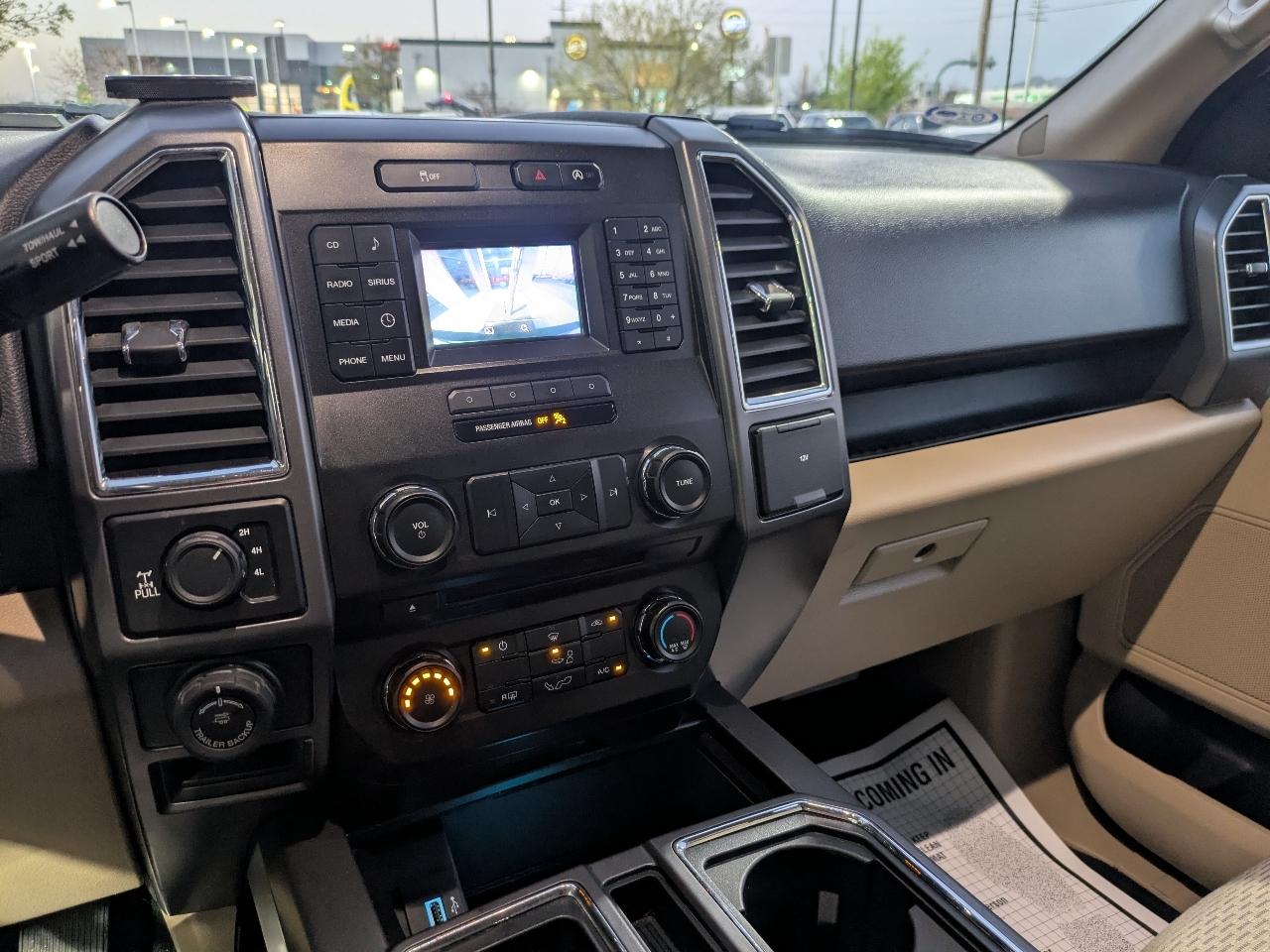 Ford F-150 XLT SuperCrew Short Bed 4WD 2017