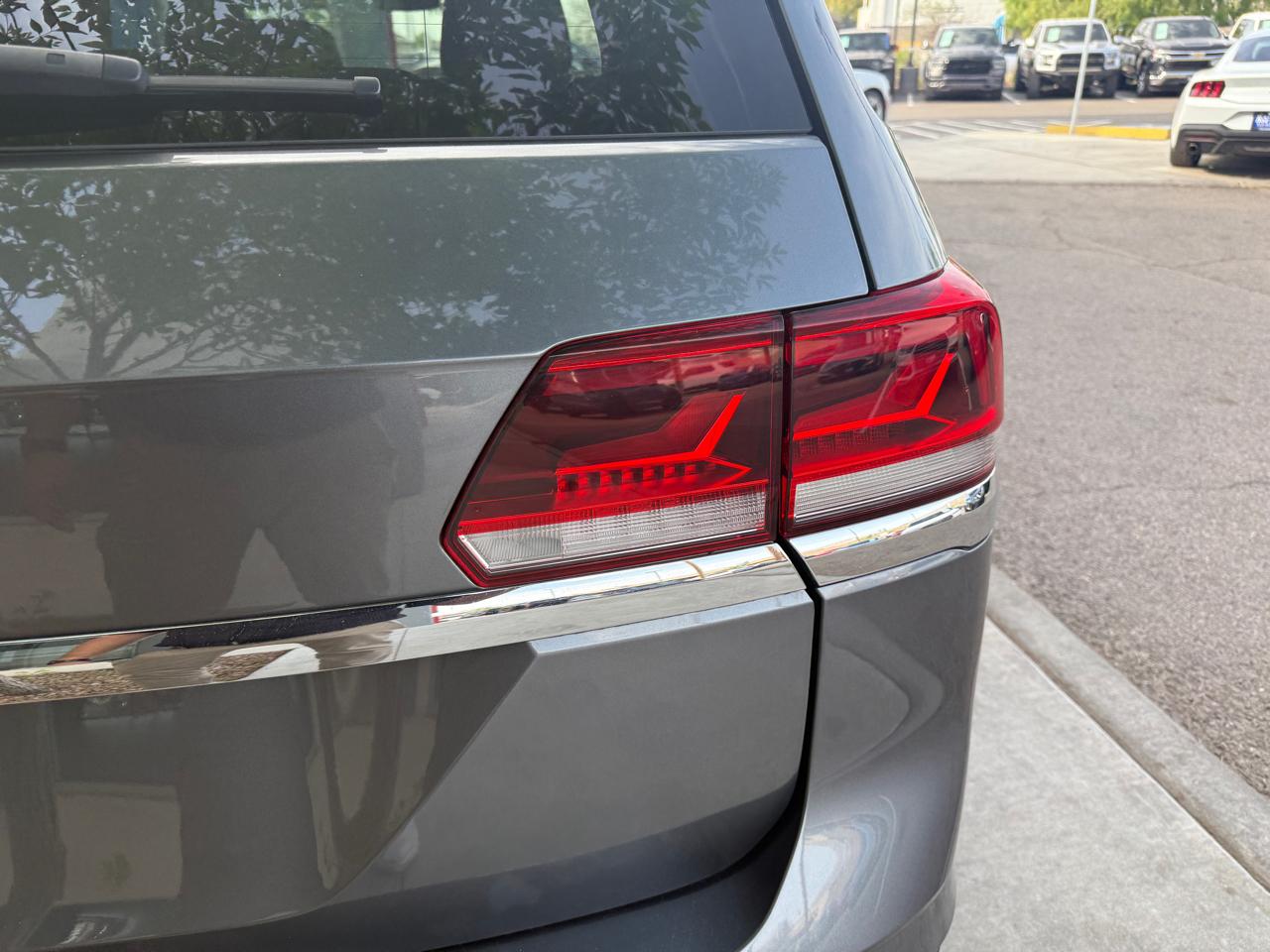 Volkswagen Atlas V6 SE w/Technology 2021