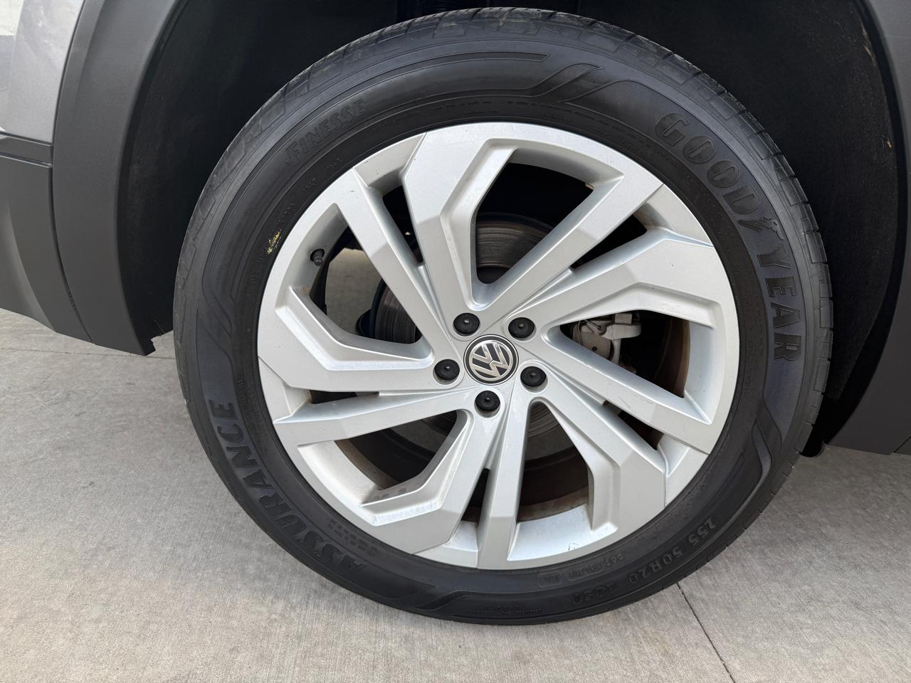 Volkswagen Atlas V6 SE w/Technology 2021