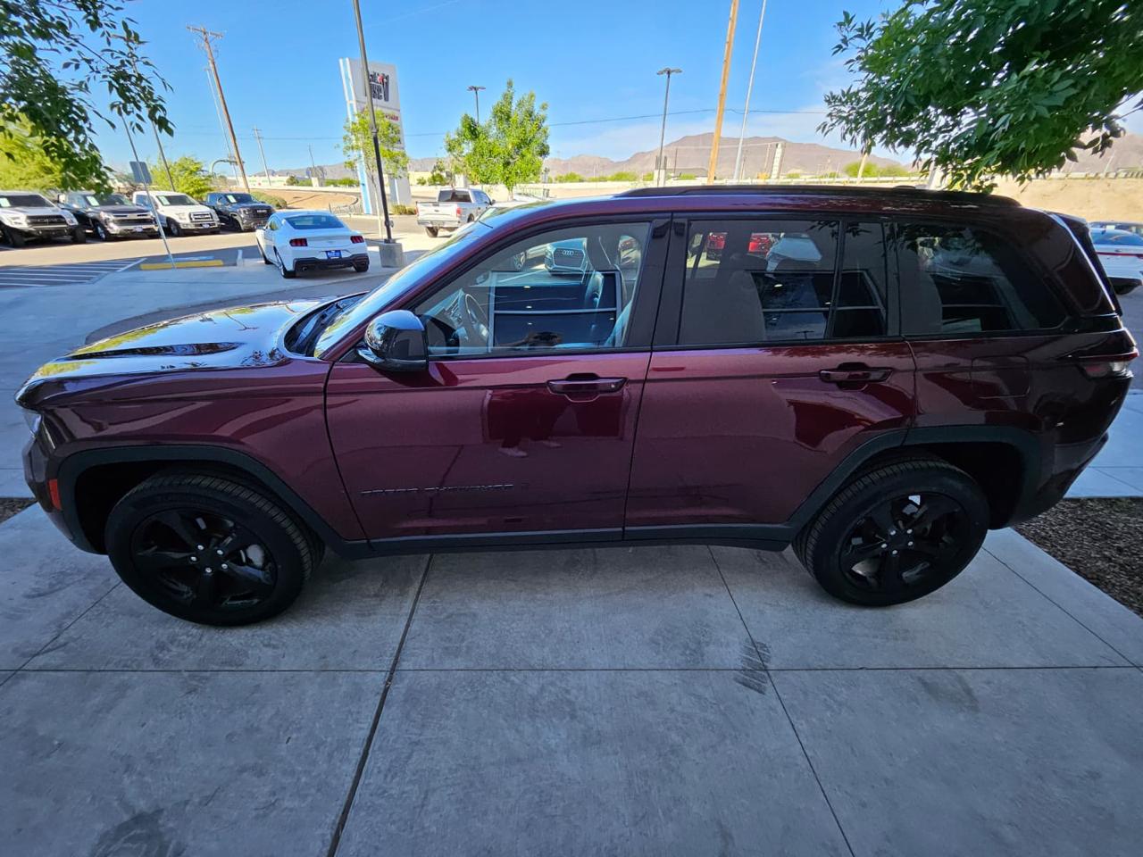 Jeep Grand Cherokee Limited 2WD 2023