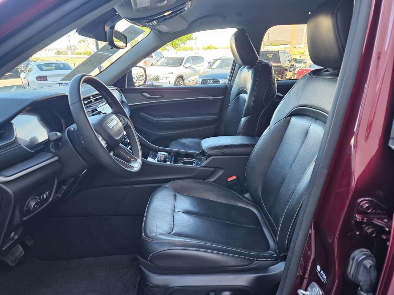 Jeep Grand Cherokee Limited 2WD 2023