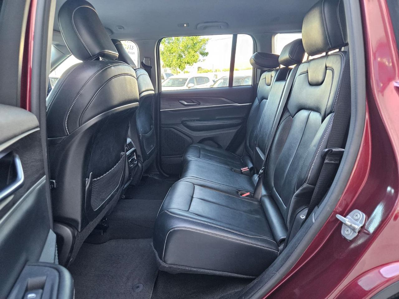 Jeep Grand Cherokee Limited 2WD 2023