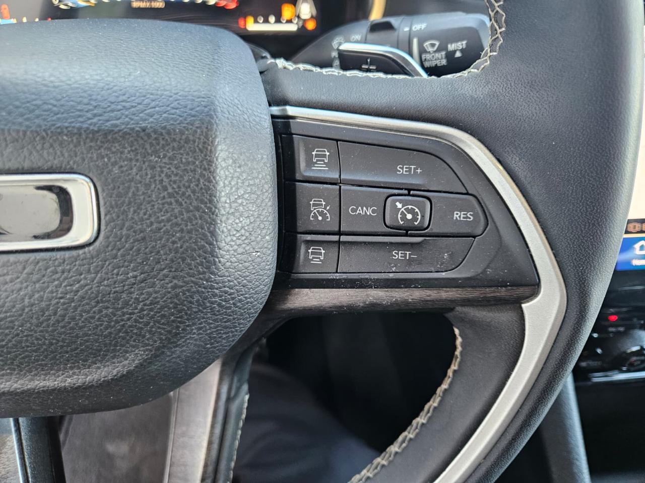 Jeep Grand Cherokee Limited 2WD 2023