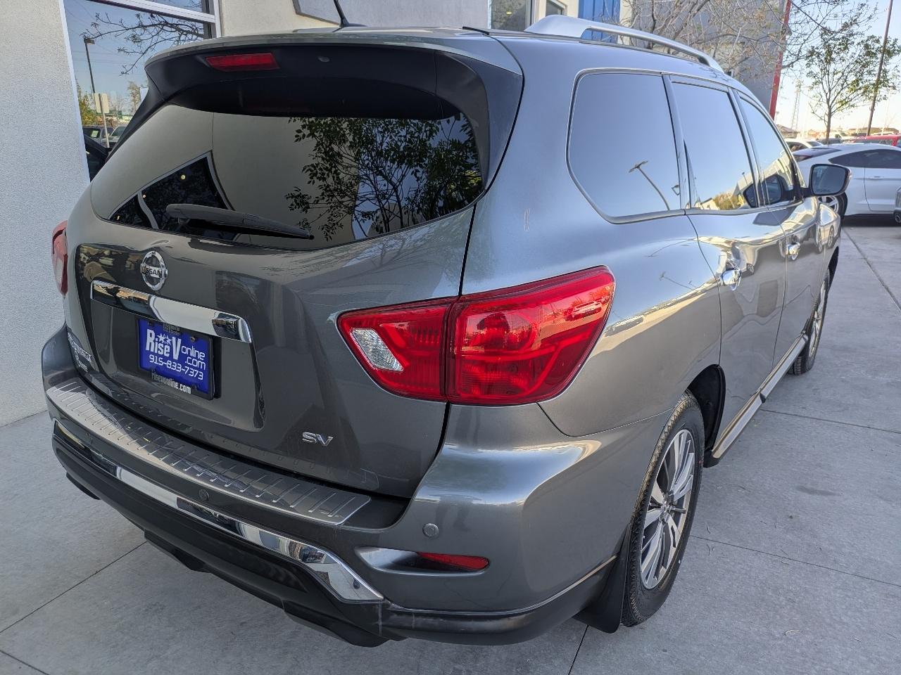 Nissan Pathfinder SV 2017