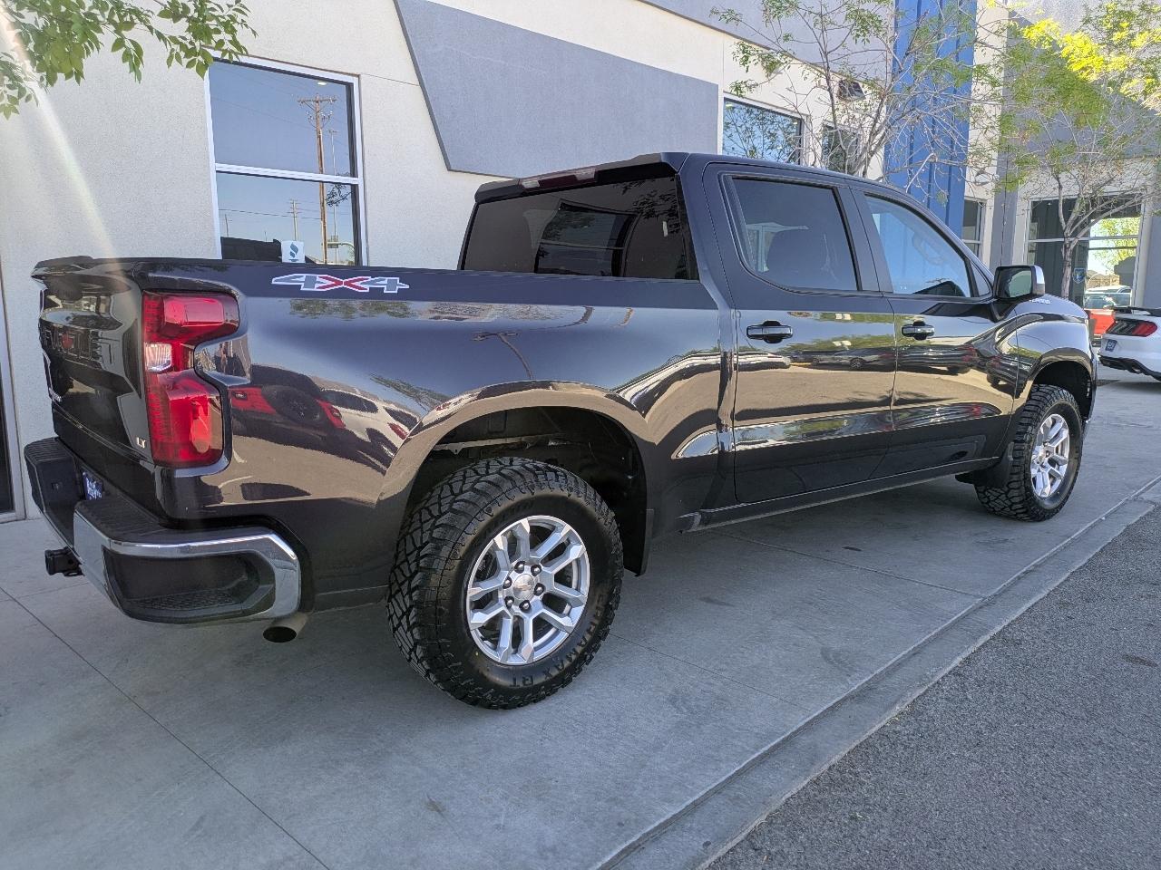 Chevrolet Silverado 1500 LT Crew Cab 4WD 2023