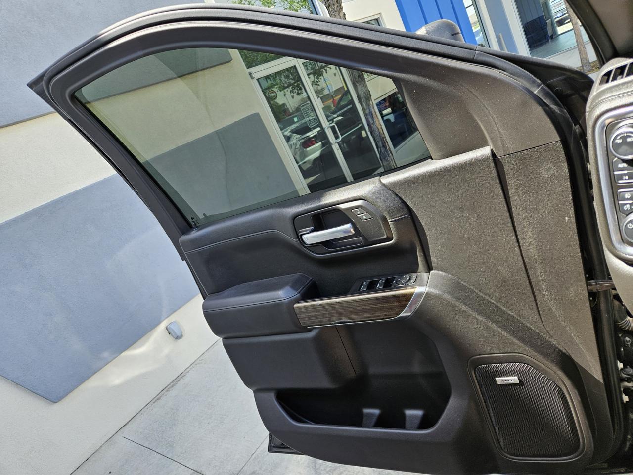 Chevrolet Silverado 1500 LT Trail Boss Crew Cab 4WD 2021