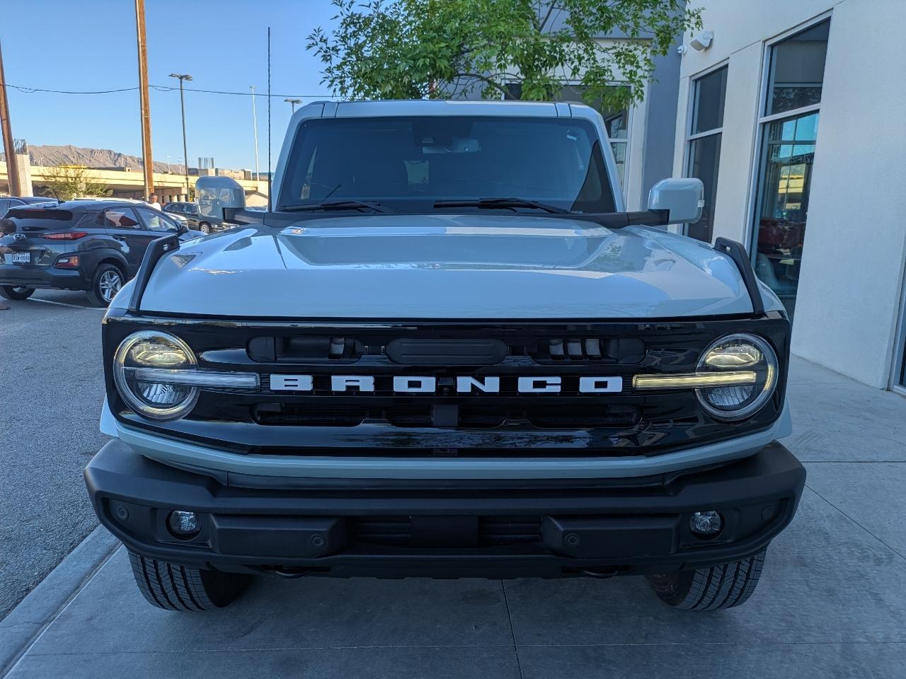 Ford Bronco Outer Banks 4-Door 2024