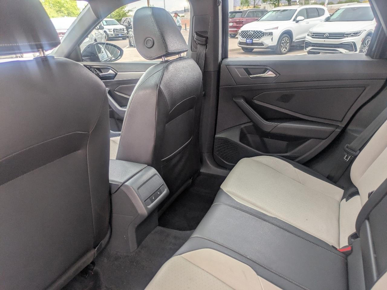 Volkswagen Jetta  2021