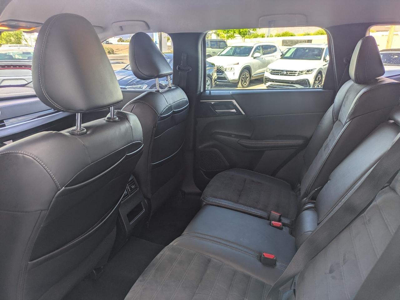 Mitsubishi Outlander SE 2WD 2023