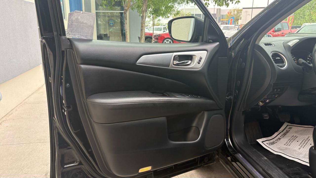 Nissan Pathfinder SL 2WD 2019