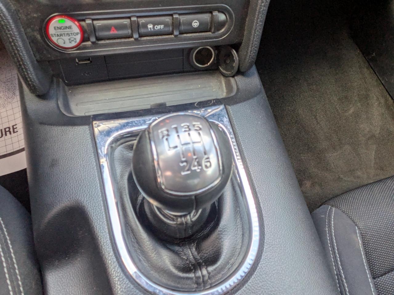 Ford Mustang V6 Coupe 2016