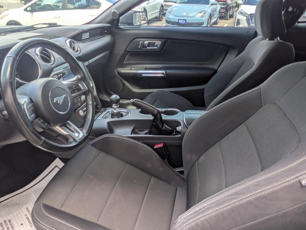 Ford Mustang V6 Coupe 2016