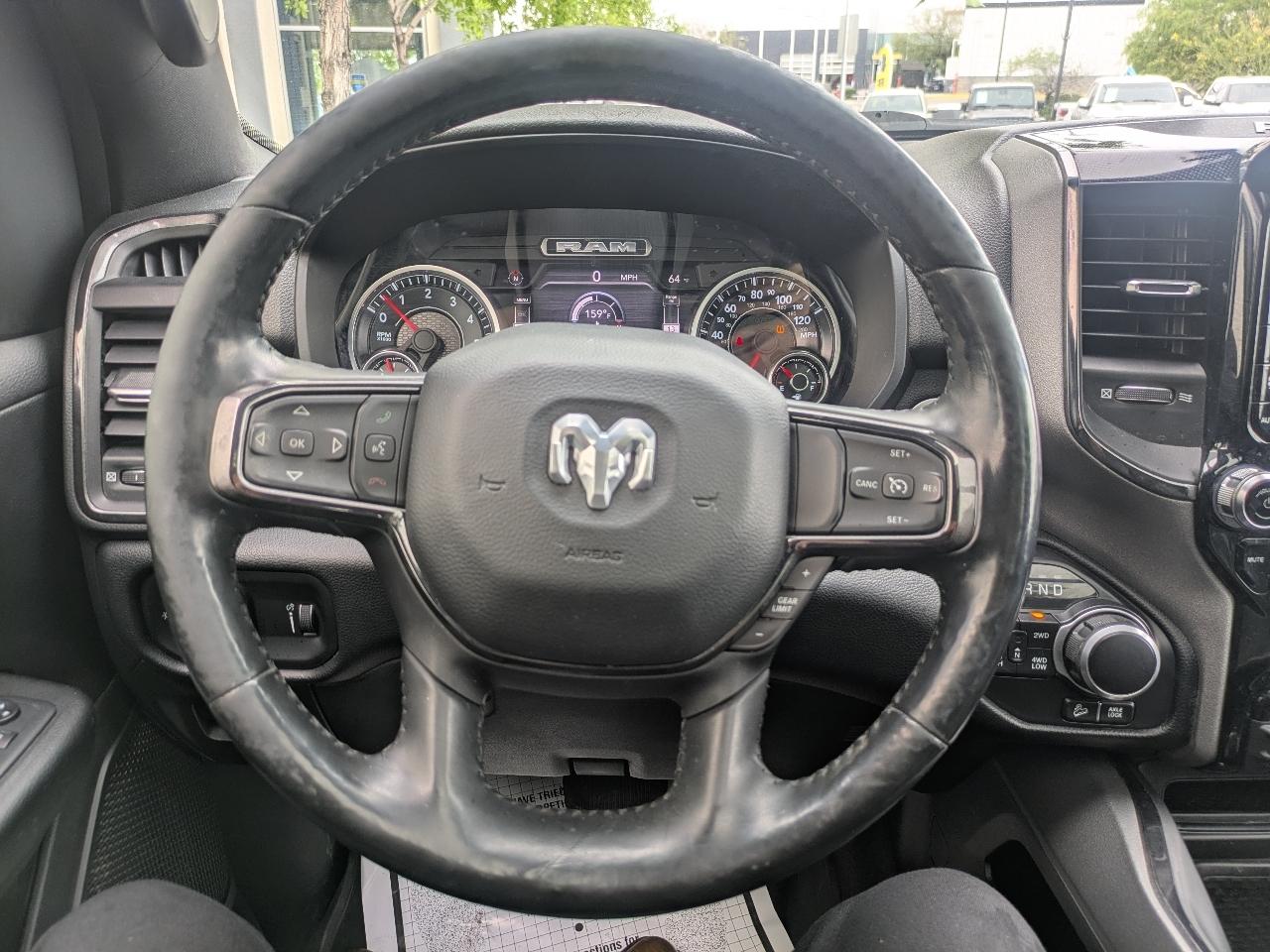 RAM 1500 Big Horn Crew Cab SWB 4WD 2020