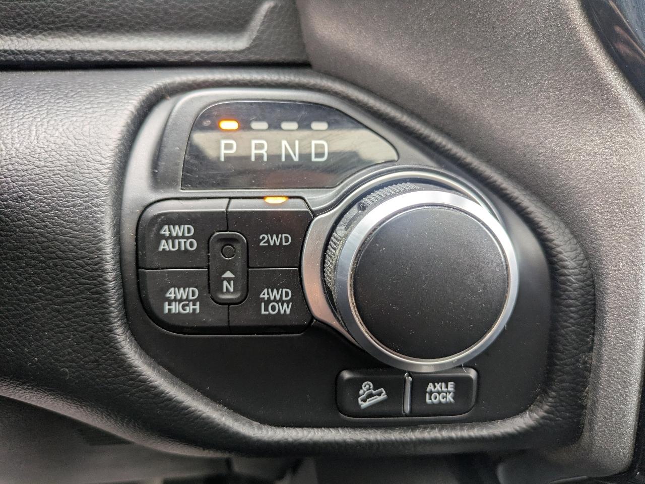 RAM 1500 Big Horn Crew Cab SWB 4WD 2020