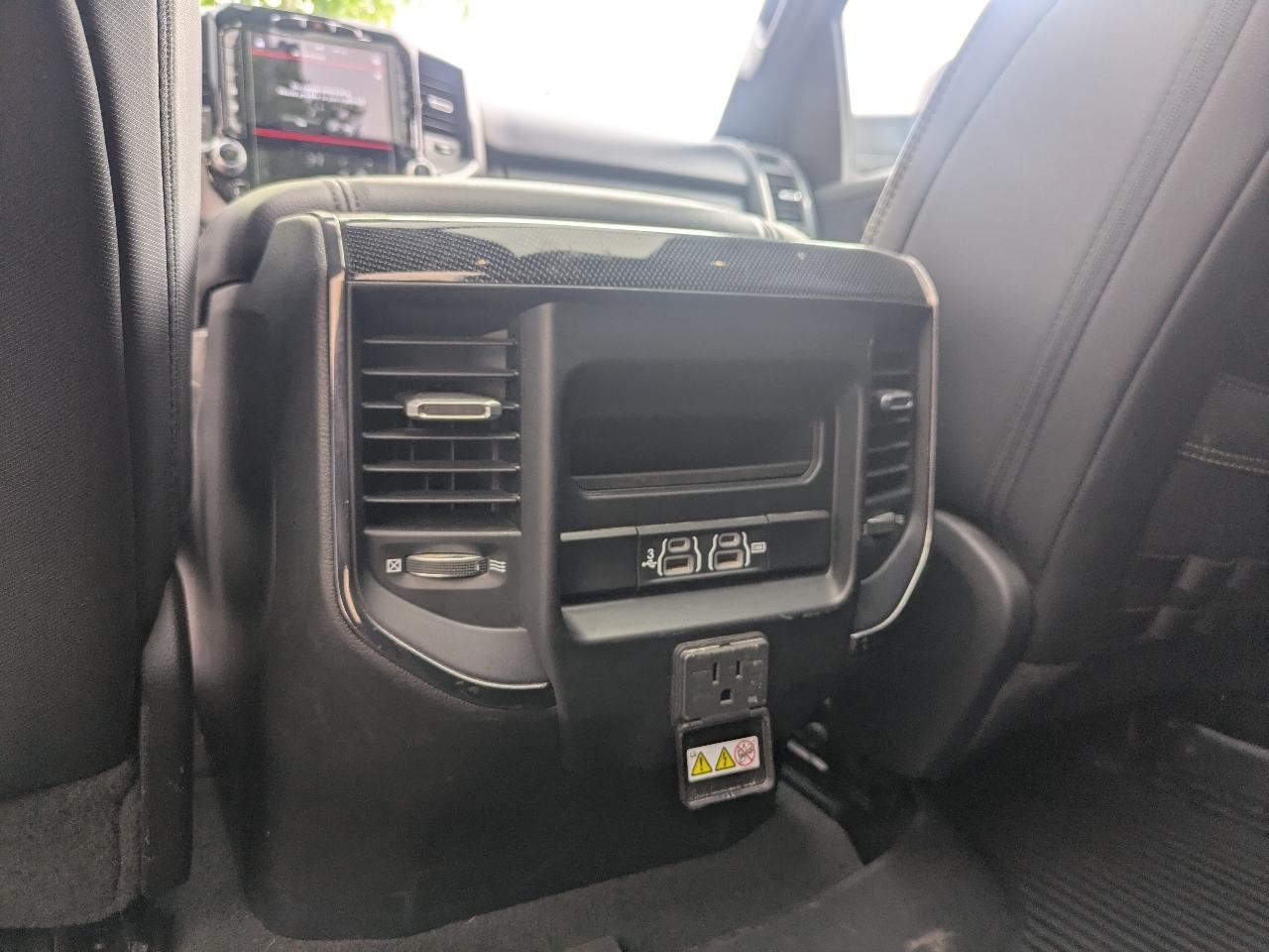 RAM 1500 Big Horn Crew Cab SWB 4WD 2020