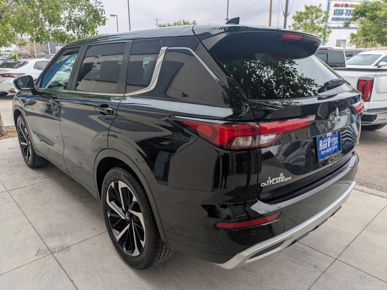 Mitsubishi Outlander SE 2WD 2024