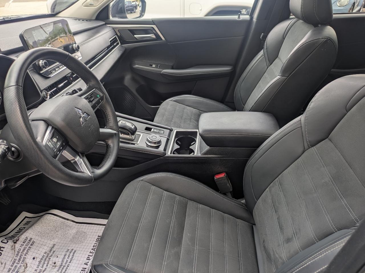 Mitsubishi Outlander SE 2WD 2024