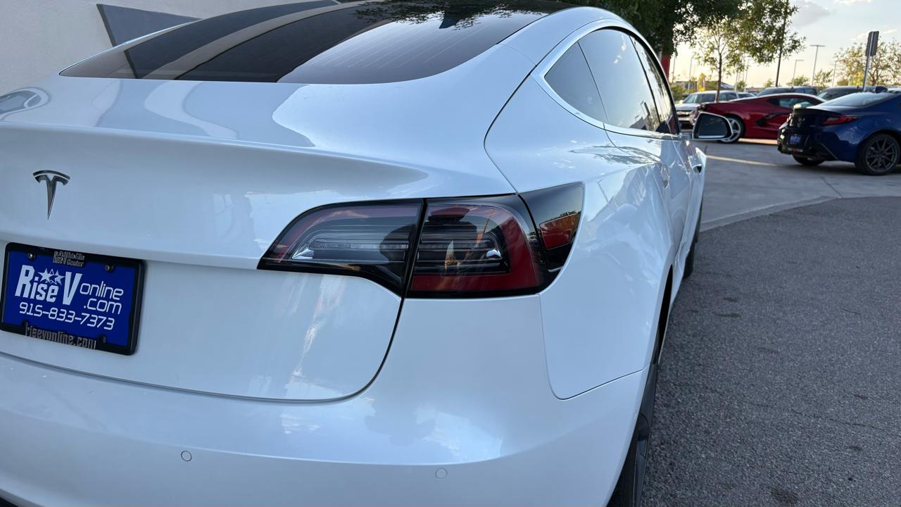 Tesla Model 3  2019