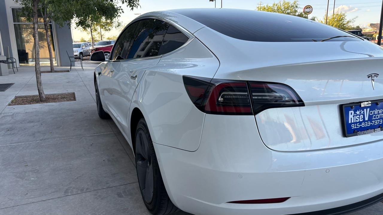 Tesla Model 3  2019