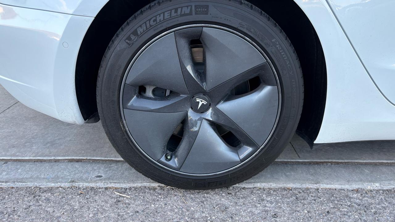Tesla Model 3  2019