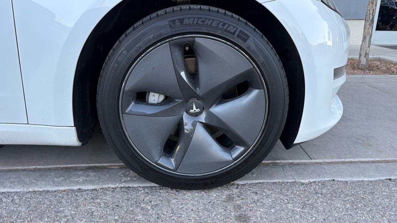 Tesla Model 3  2019