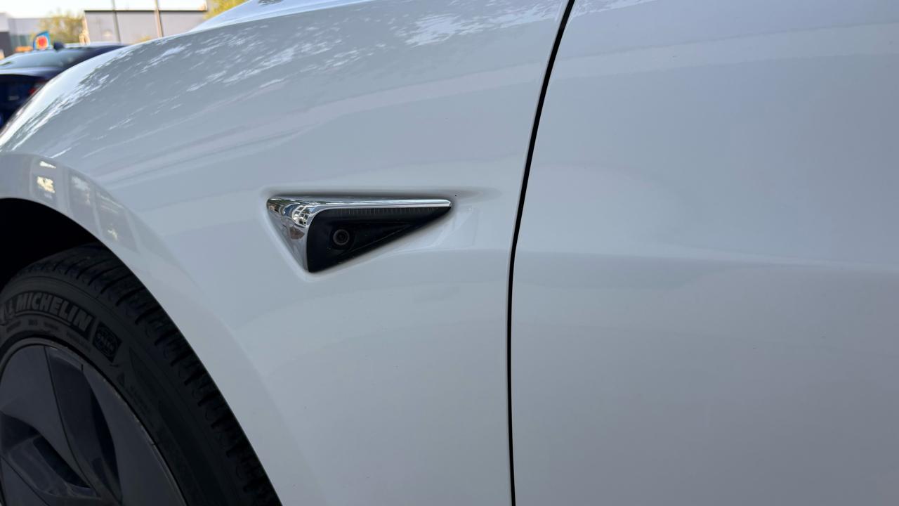 Tesla Model 3  2019