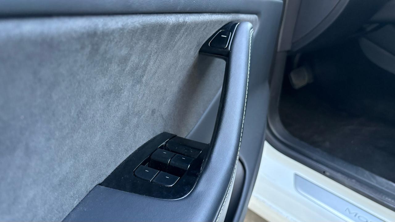 Tesla Model 3  2019