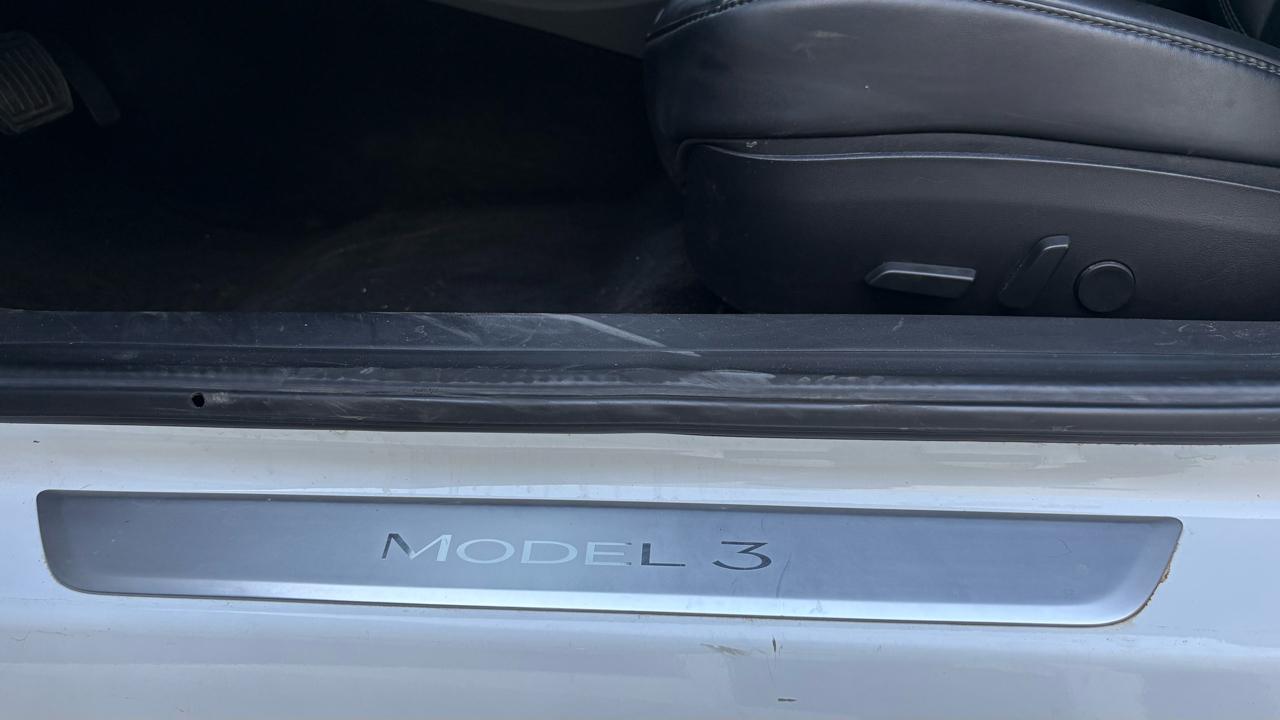 Tesla Model 3  2019