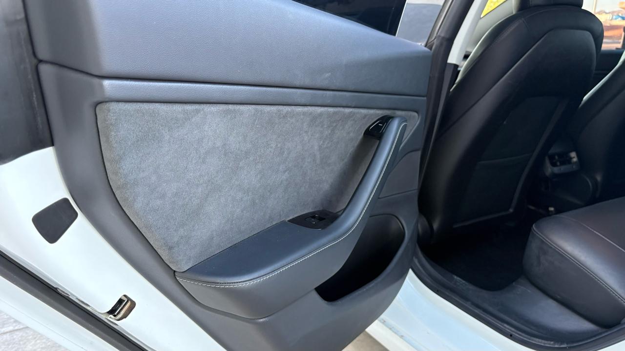 Tesla Model 3  2019