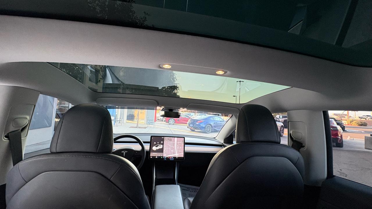 Tesla Model 3  2019