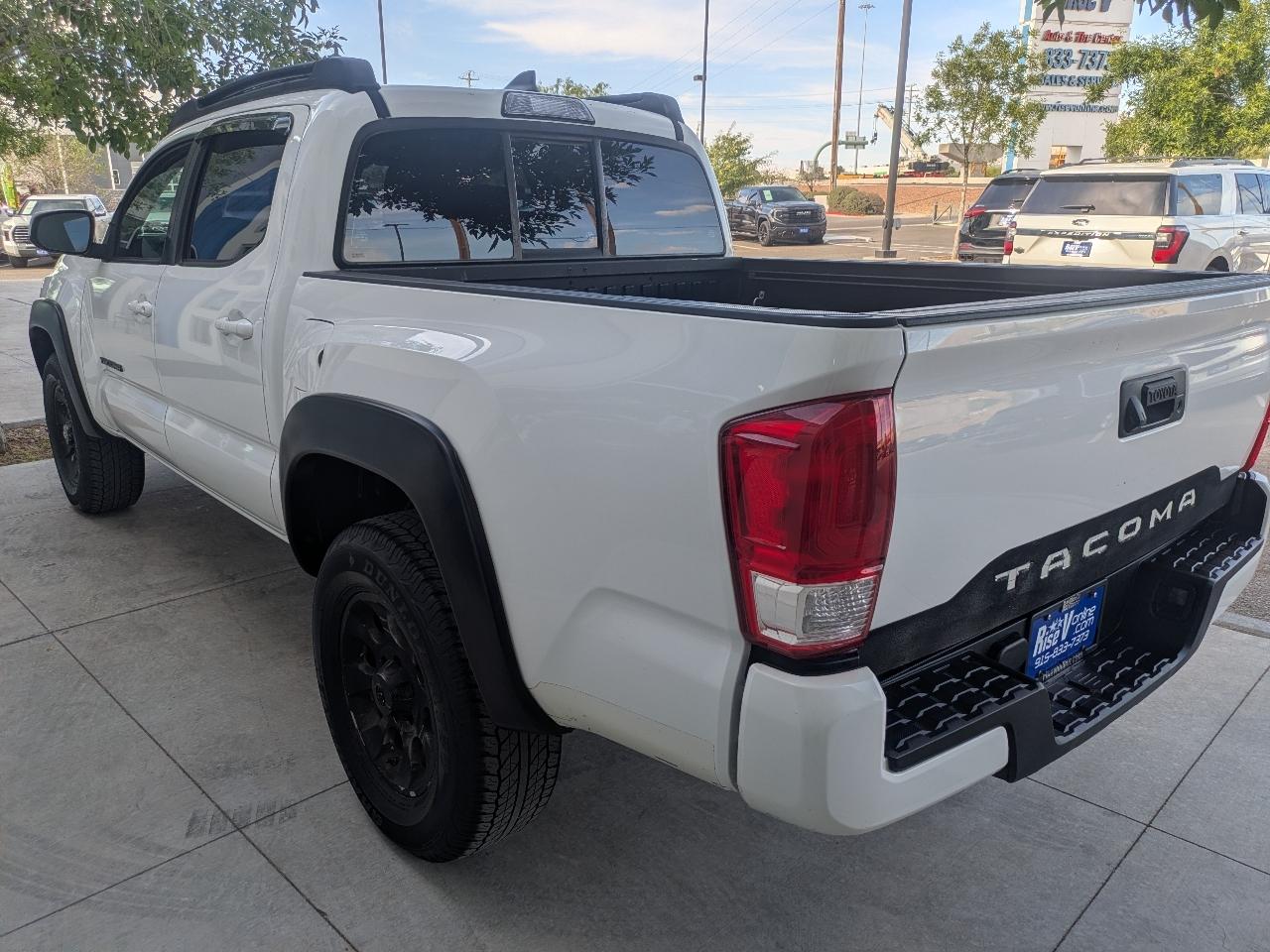Toyota Tacoma SR5 Double Cab Long Bed I4 6AT 2WD 2017