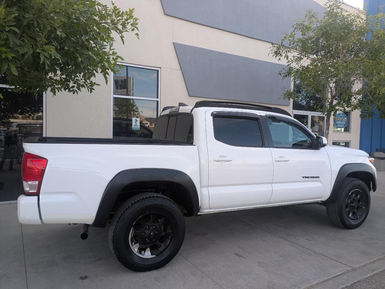 Toyota Tacoma SR5 Double Cab Long Bed I4 6AT 2WD 2017