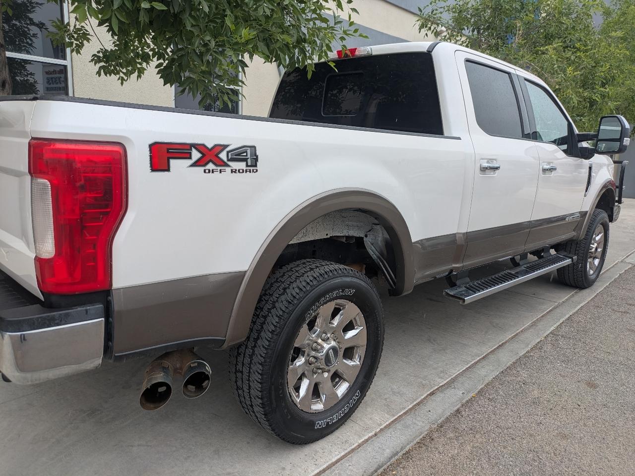 Ford F-250 SD Lariat 4WD 2019