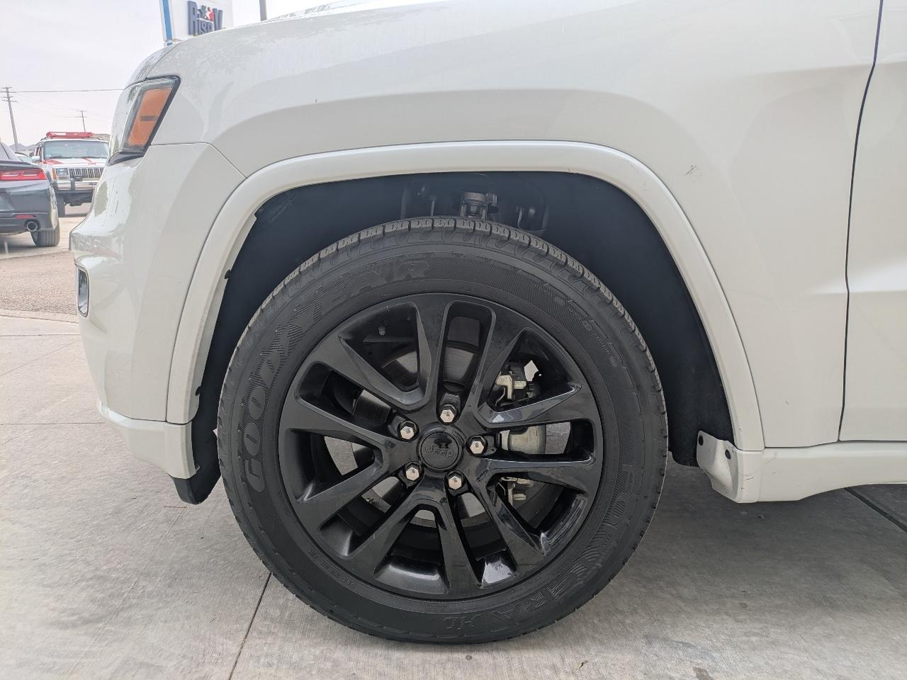 Jeep Grand Cherokee Laredo 2WD 2020