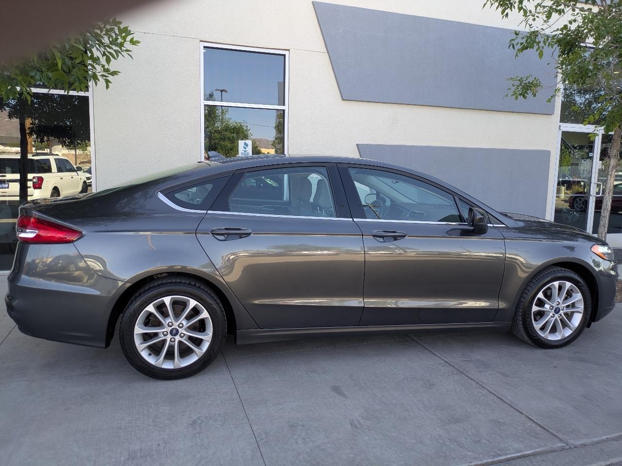 Ford Fusion Hybrid SE 2020