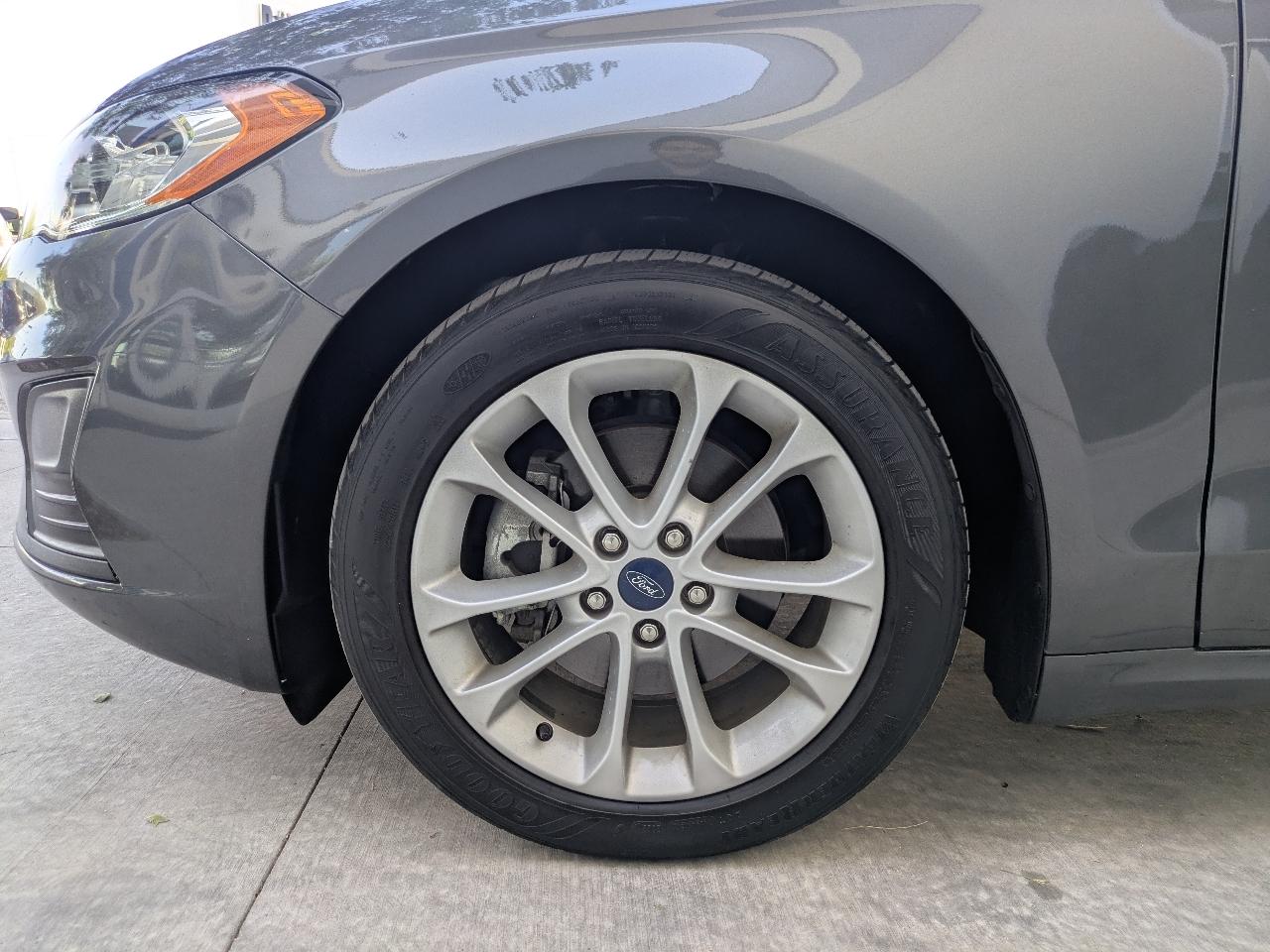 Ford Fusion Hybrid SE 2020