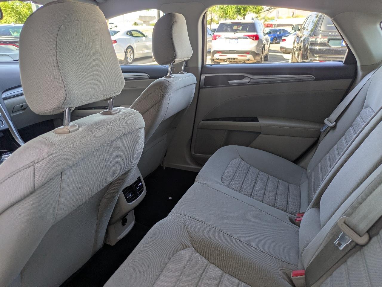 Ford Fusion Hybrid SE 2020