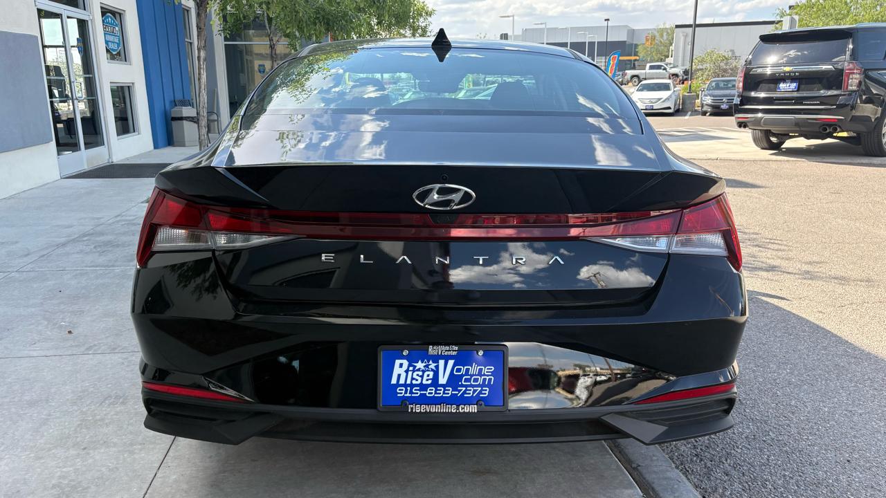 Hyundai Elantra SEL 2023