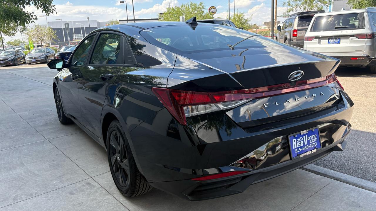 Hyundai Elantra SEL 2023
