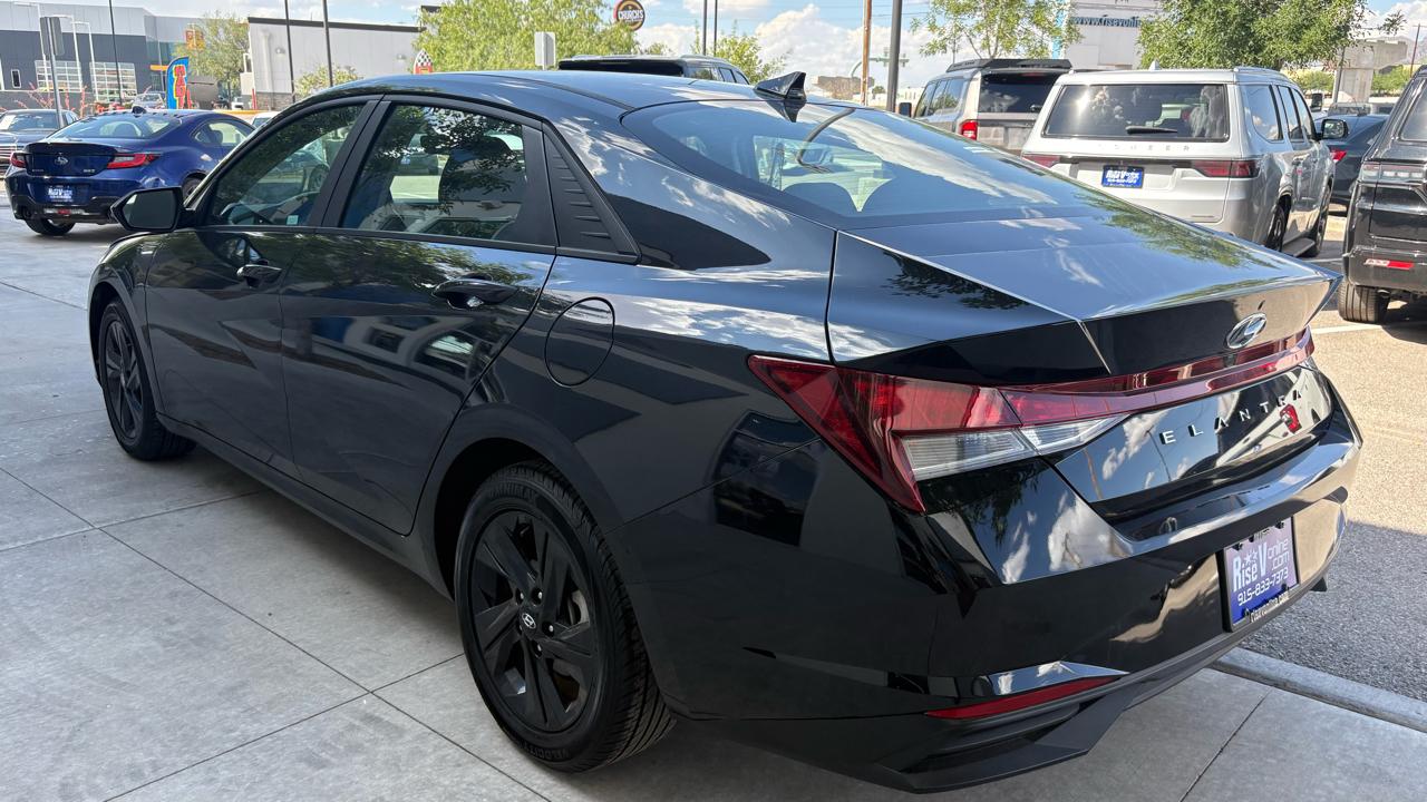 Hyundai Elantra SEL 2023