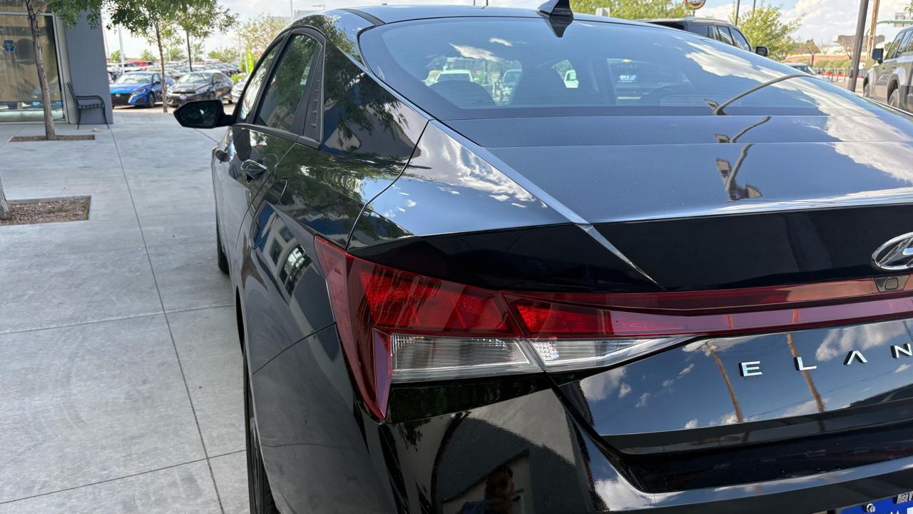 Hyundai Elantra SEL 2023