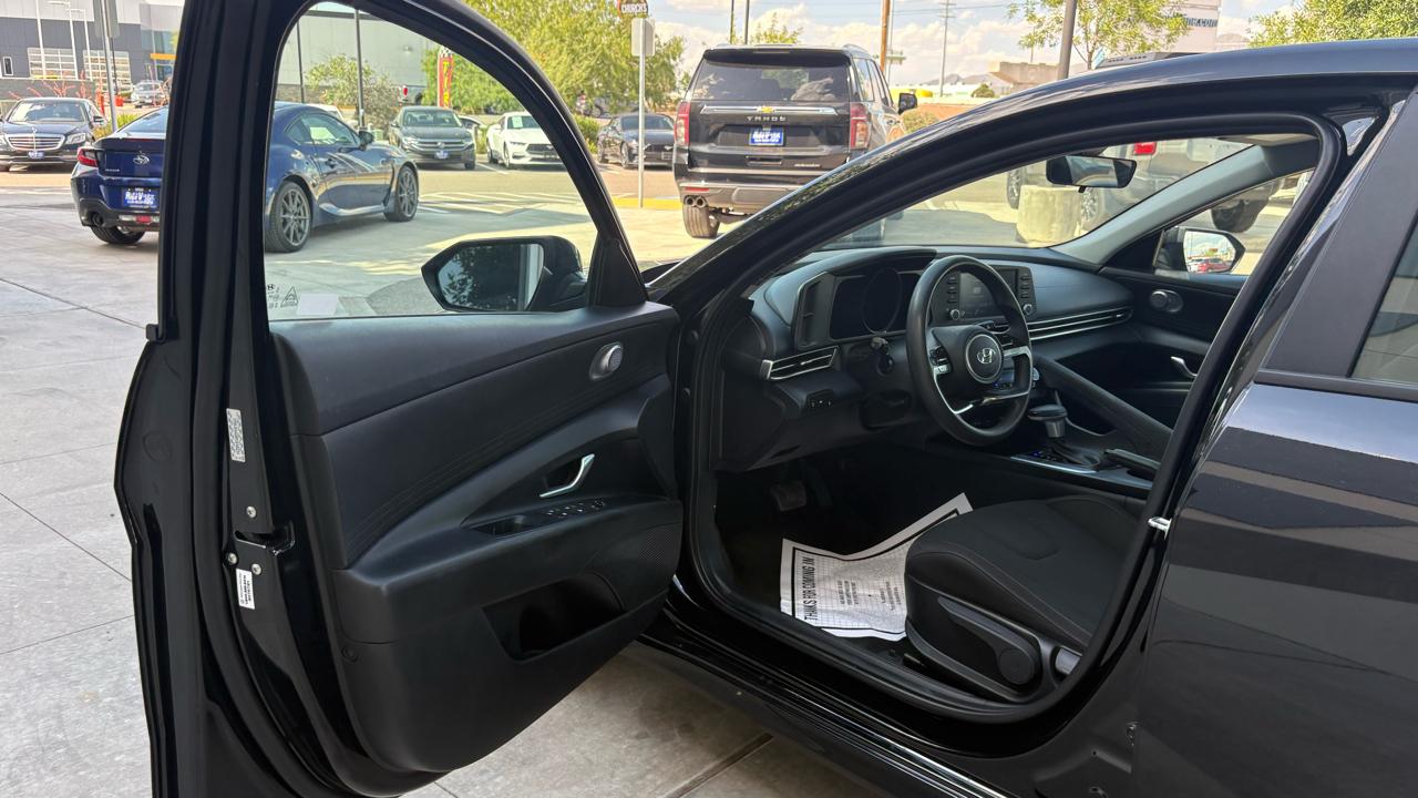 Hyundai Elantra SEL 2023