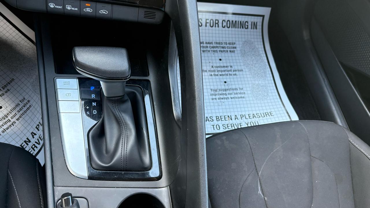 Hyundai Elantra SEL 2023