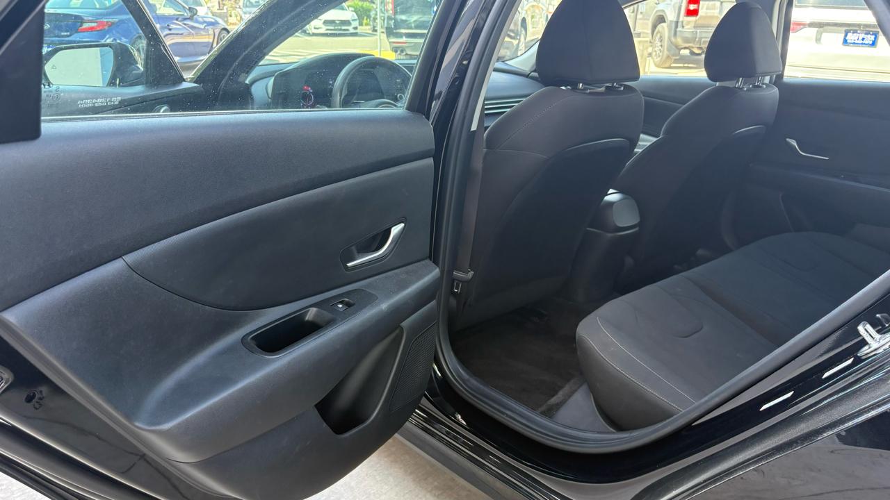 Hyundai Elantra SEL 2023